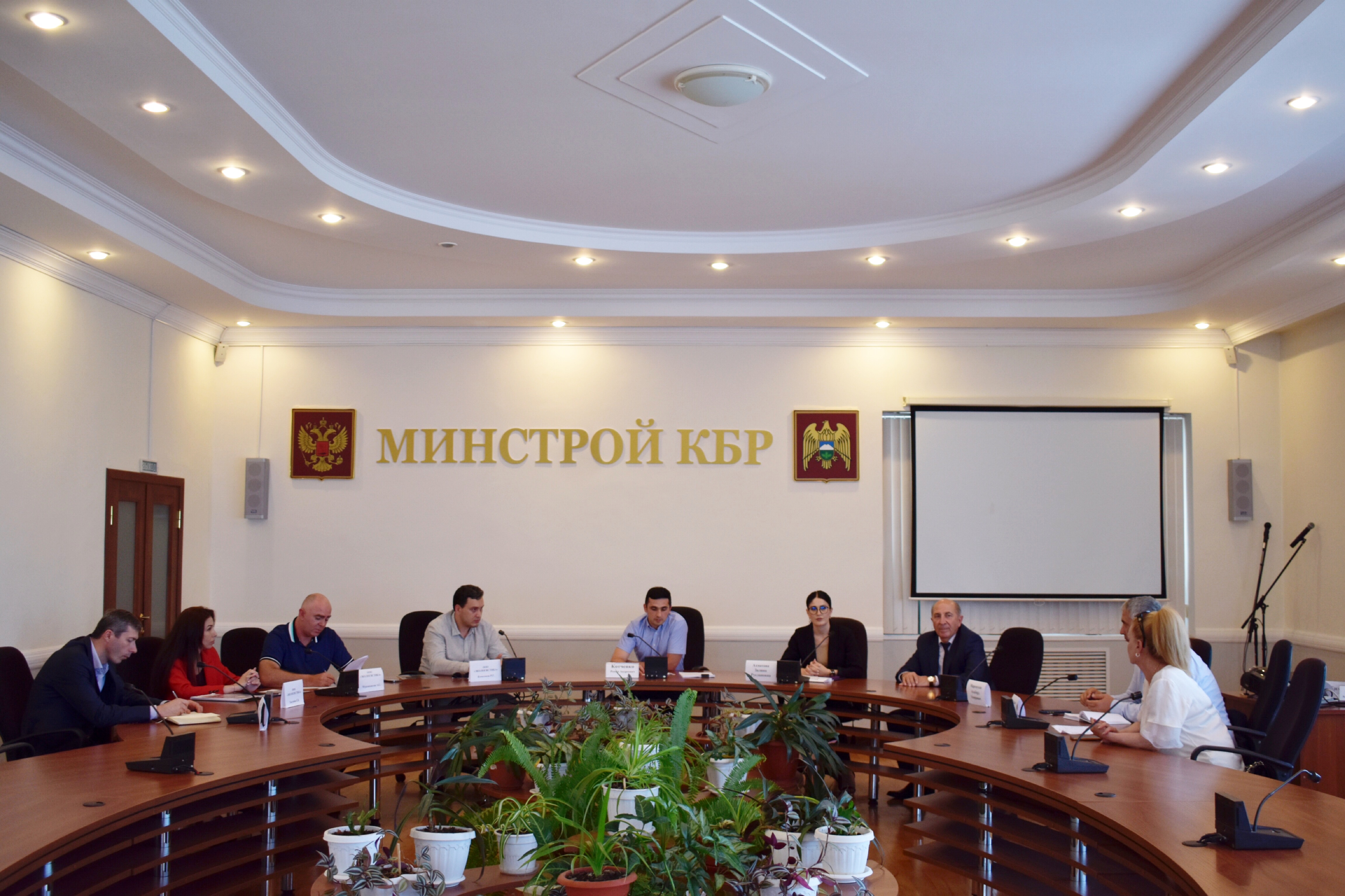 В Минстрое КБР прорабатывается вопрос повышения эффективности работы по сбору мусора